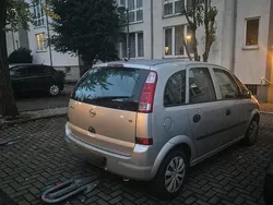 Silber Gebraucht 2005 Opel Meriva Van / Kleinbus | 2.200 € (Fairer Preis)