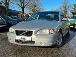 Grau Gebraucht 2005 Volvo S60 Momentum Limousine | 2.500 € (Fairer Preis)