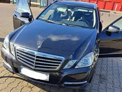 Schwarz Gebraucht 2011 Mercedes E200 Avantgarde Kombi | 9.000 € (Guter Preis)
