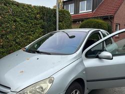 Grau Gebraucht 2003 Peugeot 307 Kleinwagen | 1.000 €