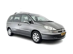 Grau Gebraucht 2011 Peugeot 807 Van / Kleinbus | 2.245 € (Superpreis)
