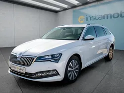 Weiß Gebraucht 2022 Skoda Superb Kombi | 22.949 € (Guter Preis)