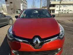 Rot Gebraucht 2015 Renault Clio IV LIMITED Kleinwagen | 7.400 € (Fairer Preis)