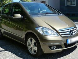 Braun Gebraucht 2010 Mercedes A180 Van / Kleinbus | 8.000 € (Teuer)