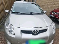 Silber Gebraucht 2008 Toyota Auris Limousine | 5.900 € (Etwas zu teuer)