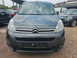 Grau Gebraucht 2015 Citroën Berlingo SELECTION Van / Kleinbus | 5.800 € (Guter Preis)