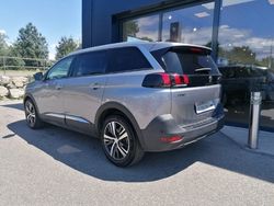 Grau Gebraucht 2018 Peugeot 5008 Allure Van / Kleinbus | 28.990 € (Teuer)