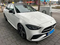 Weiß Gebraucht 2022 Mercedes C180 AMG line Limousine | 35.500 € (Etwas zu teuer)