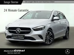 Iridiumsilber Gebraucht 2023 Mercedes B200 Van / Kleinbus | 32.900 € (Teuer)