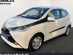 Weiß Gebraucht 2014 Toyota Aygo X-play Kleinwagen | 6.980 € (Guter Preis)