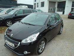 Schwarz Gebraucht 2014 Peugeot 208 Allure Kleinwagen | 4.950 € (Guter Preis)