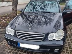 Schwarz Gebraucht 2005 Mercedes C180 Avantgarde Limousine | 1.600 € (Superpreis)
