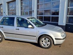 Silber Gebraucht 2002 VW Golf Limousine | 2.500 € (Teuer)