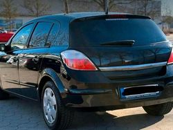 Schwarz Gebraucht 2005 Opel Astra Limousine | 1.500 € (Guter Preis)