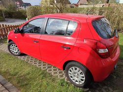 Rot Gebraucht 2009 Hyundai i20 Classic Limousine | 2.250 € (Fairer Preis)