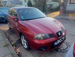 Rot Gebraucht 2008 Seat Ibiza Kleinwagen | 1.599 € (Etwas zu teuer)