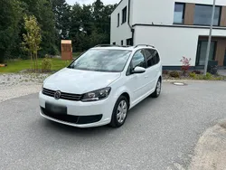 Weiß Gebraucht 2014 VW Touran Van / Kleinbus | 8.999 € (Guter Preis)