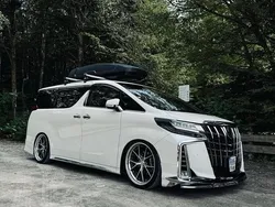 Weiß Gebraucht 2018 Toyota Alphard Executive Van / Kleinbus | 44.999 €