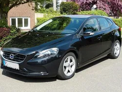 Schwarz Gebraucht 2014 Volvo V40 Kinetic Kombi | 10.690 € (Fairer Preis)