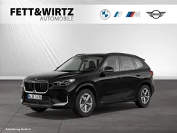 Saphirschwarz metallic Gebraucht 2024 BMW X1 Shadowline SUV | 39.900 € (Fairer Preis)