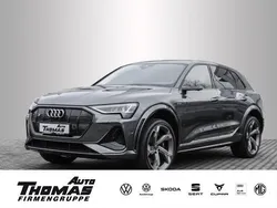 Grau Gebraucht 2021 Audi e-tron Ambiente SUV | 49.899 € (Etwas zu teuer)