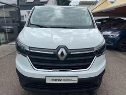 Mineral Gebraucht 2023 Renault Trafic Komfort Van | 29.995 € (Guter Preis)