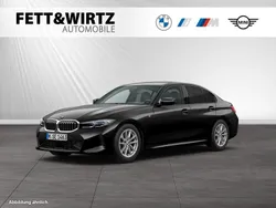 Saphirschwarz metallic Gebraucht 2024 BMW 330 Comfort Edition Limousine | 45.990 € (Guter Preis)