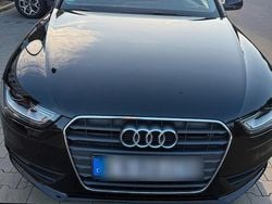 Schwarz Gebraucht 2012 Audi A4 Limousine | 11.500 € (Teuer)