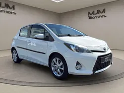 Weiß Gebraucht 2012 Toyota Yaris Hybrid Club Kleinwagen | 8.999 € (Fairer Preis)