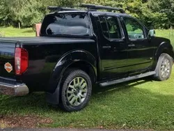 Schwarz Gebraucht 2011 Nissan Navara Abholung | 15.980 € (Teuer)