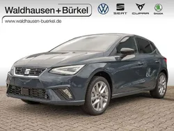 Grau Neu 2025 Seat Ibiza FR Limousine | 24.690 € (Etwas zu teuer)
