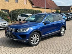 Blau Gebraucht 2017 VW Touareg R-line SUV | 25.998 € (Fairer Preis)
