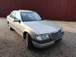 Gold Gebraucht 1998 Mercedes C180 Limousine | 2.500 € (Guter Preis)