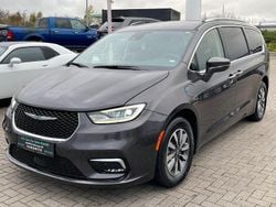 Grau Gebraucht 2021 Chrysler Pacifica Van / Kleinbus | 37.990 €