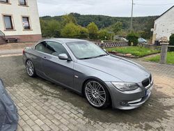 Grau Gebraucht 2011 BMW 335 Cabriolet Cabrio | 21.500 €