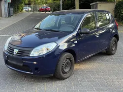 Blau Gebraucht 2012 Dacia Sandero Kleinwagen | 1.200 € (Etwas zu teuer)
