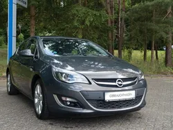 Grau Gebraucht 2012 Opel Astra Innovation Limousine | 7.950 € (Etwas zu teuer)