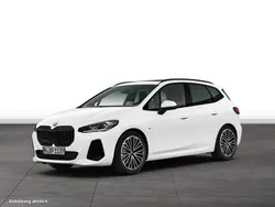 Alpinweiss Gebraucht 2024 BMW 220 Active Tourer Comfort Edition Van / Kleinbus | 37.794 € (Teuer)