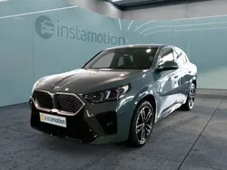 Grün Gebraucht 2024 BMW iX2 M Sport SUV | 58.390 €