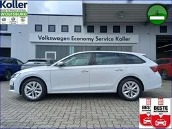Moonweiß perleffekt Gebraucht 2024 Skoda Octavia Kombi | 27.870 € (Guter Preis)