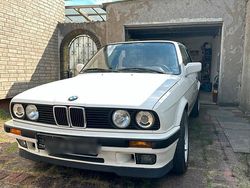 Weiß Gebraucht 1989 BMW 316 Coupé | 14.000 €