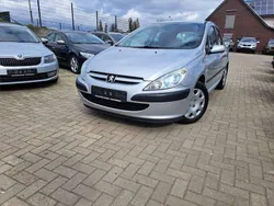 Grau Gebraucht 2002 Peugeot 307 Premium Limousine | 1.990 € (Fairer Preis)