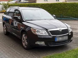 Schwarz Gebraucht 2010 Skoda Octavia Kombi | 4.100 € (Fairer Preis)