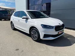 Weiß (candyweiss) Gebraucht 2023 Skoda Fabia Tour Limousine | 20.580 € (Etwas zu teuer)