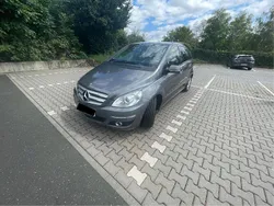 Grau Gebraucht 2008 Mercedes B200 Van / Kleinbus | 4.500 €