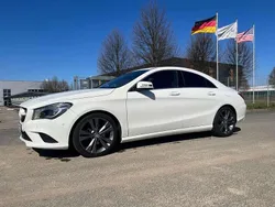 Weiß Gebraucht 2013 Mercedes CLA200 Urban Coupé | 15.400 € (Fairer Preis)