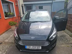 Schwarz Gebraucht 2019 Ford S-MAX Van / Kleinbus | 15.800 € (Superpreis)