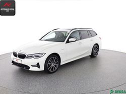 Weiß Gebraucht 2021 BMW 330e Sport Line Limousine | 30.880 € (Fairer Preis)