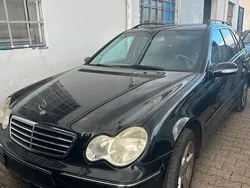 Schwarz Gebraucht 2006 Mercedes C220 Avantgarde Kombi | 2.800 € (Fairer Preis)