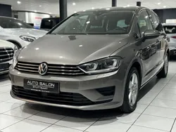 Grau Gebraucht 2016 VW Golf Sportsvan Highline Van / Kleinbus | 12.990 € (Guter Preis)